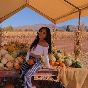 Meet your Posher, Kendra